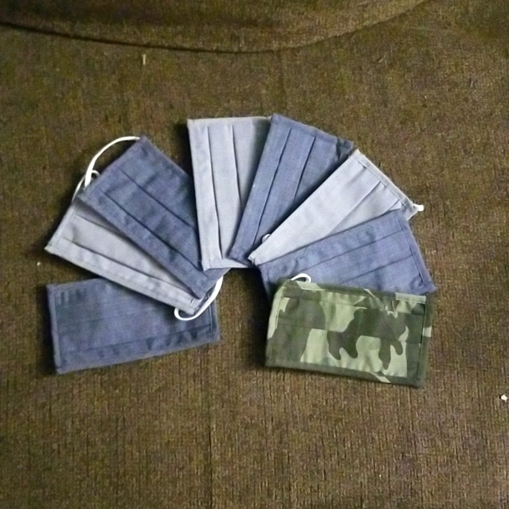 Lot of 8 kids face masks - old navy